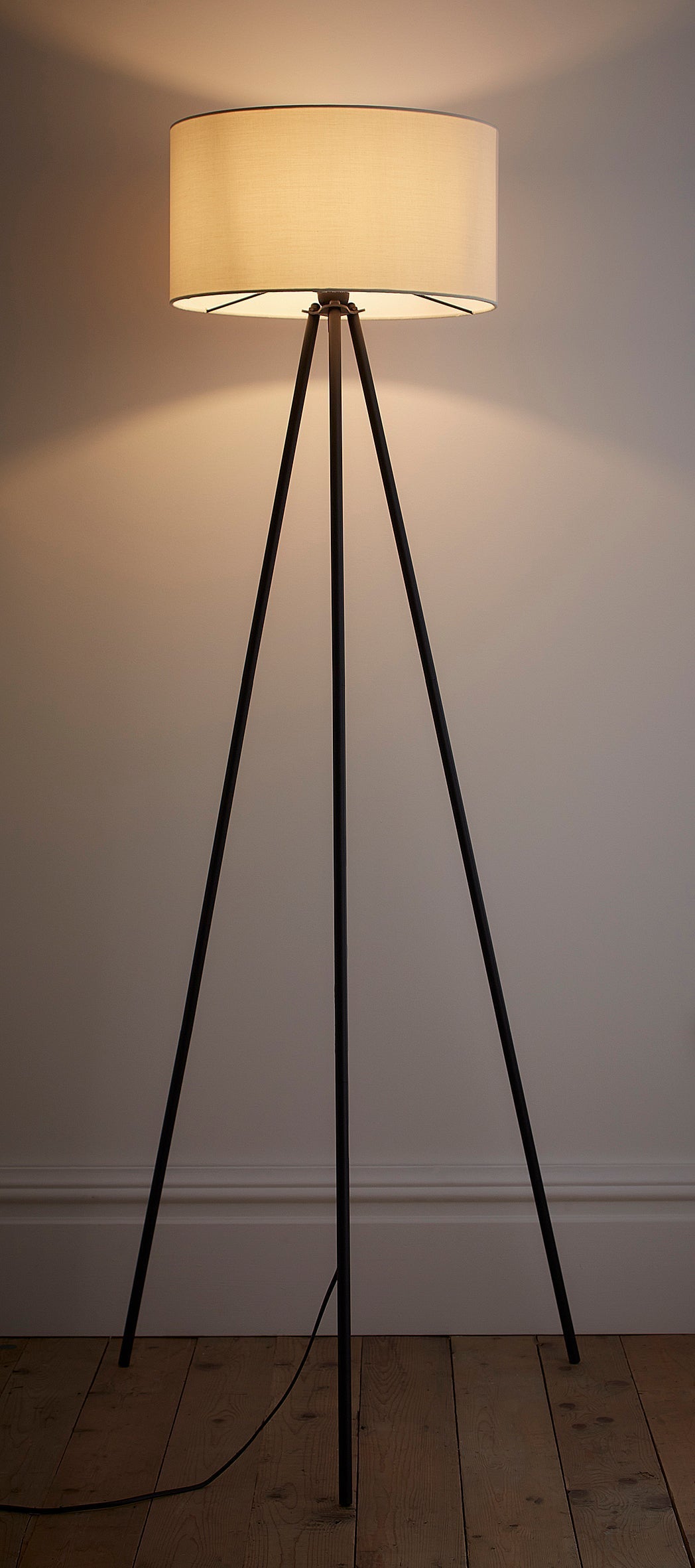 Leena Minimalistische Metall-Stativ-Stehlampe oder Tischlampe in Creme, Grau oder Schwarz