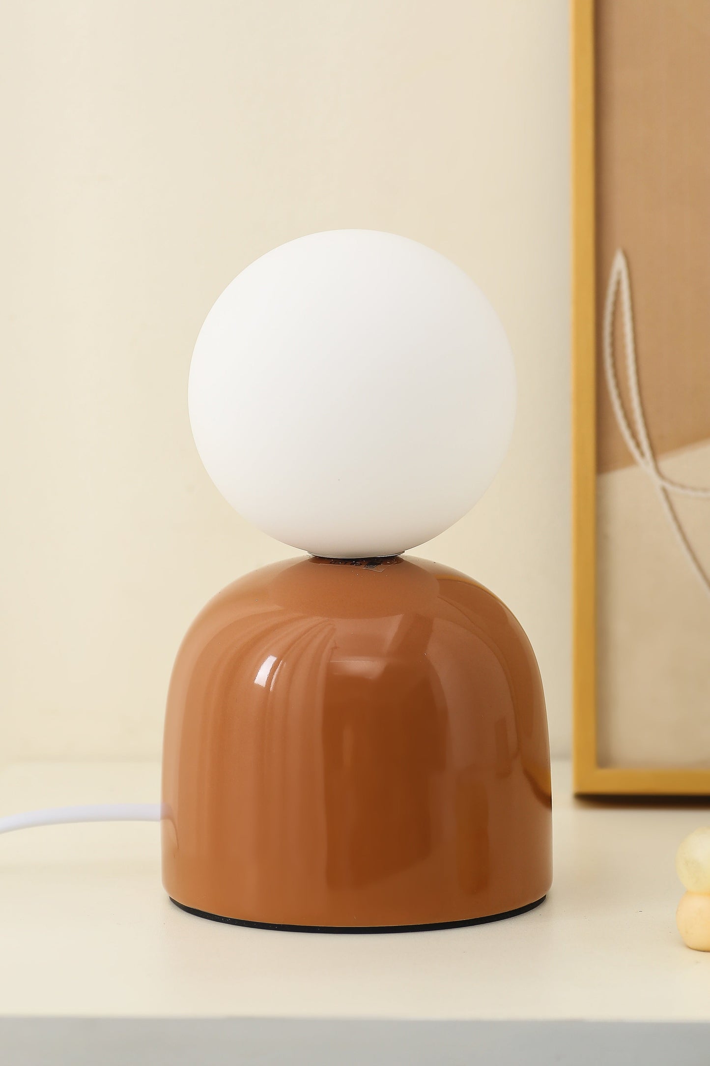 Kleine Keramik-Tischlampe in Braun, Aqua Blau oder Sanftgrün mit einem opaken Glasschirm