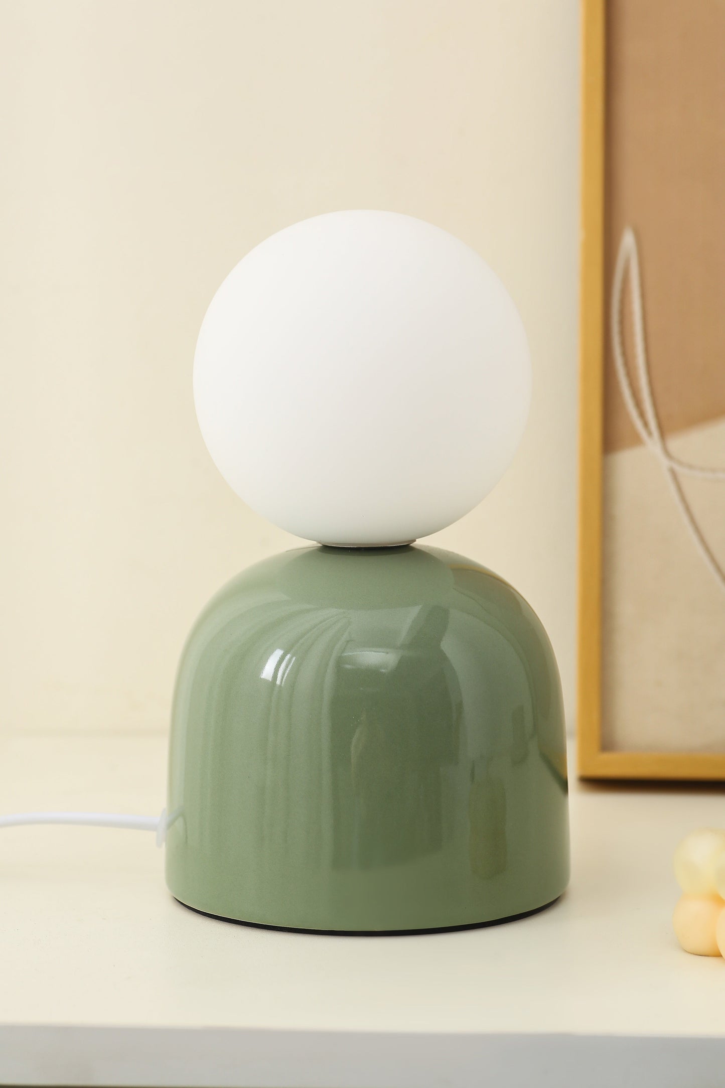 Kleine Keramik-Tischlampe in Braun, Aqua Blau oder Sanftgrün mit einem opaken Glasschirm