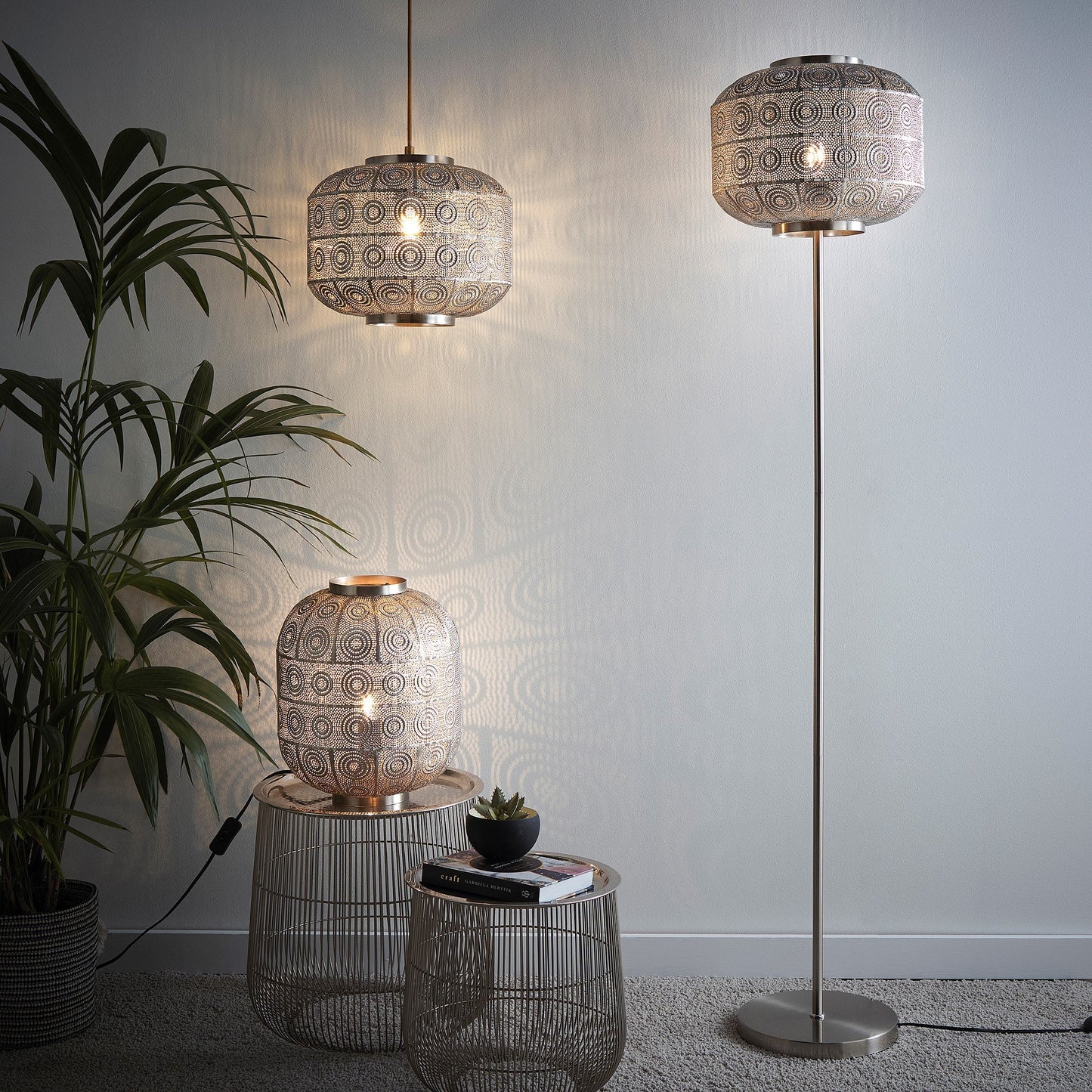 Geometrisches Muster Marokkanisches Design Tischlampe, Stehlampe oder Pendelleuchte | Satin-Nickel Korb-ähnliche zeitgenössische Beleuchtungslösung für moderne Häuser