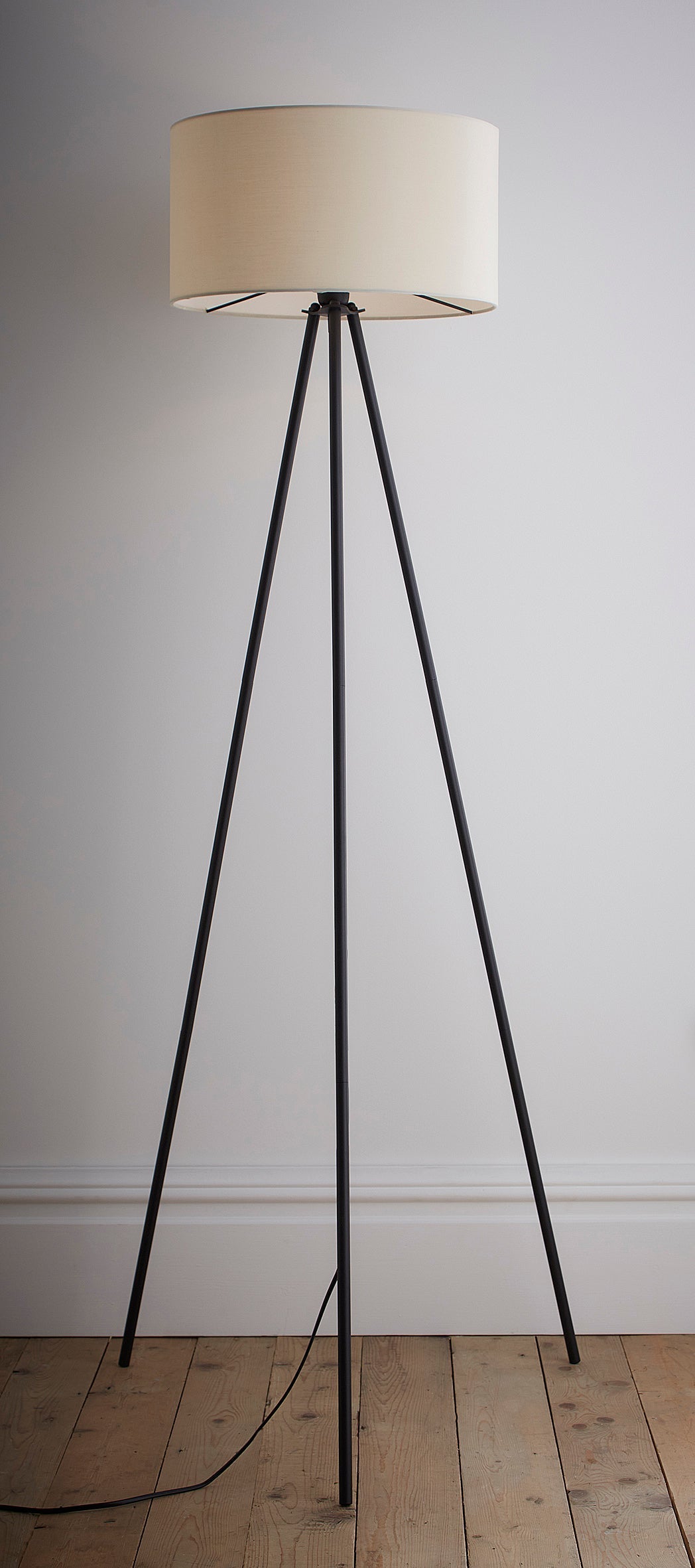 Leena Minimalistische Metall-Stativ-Stehlampe oder Tischlampe in Creme, Grau oder Schwarz