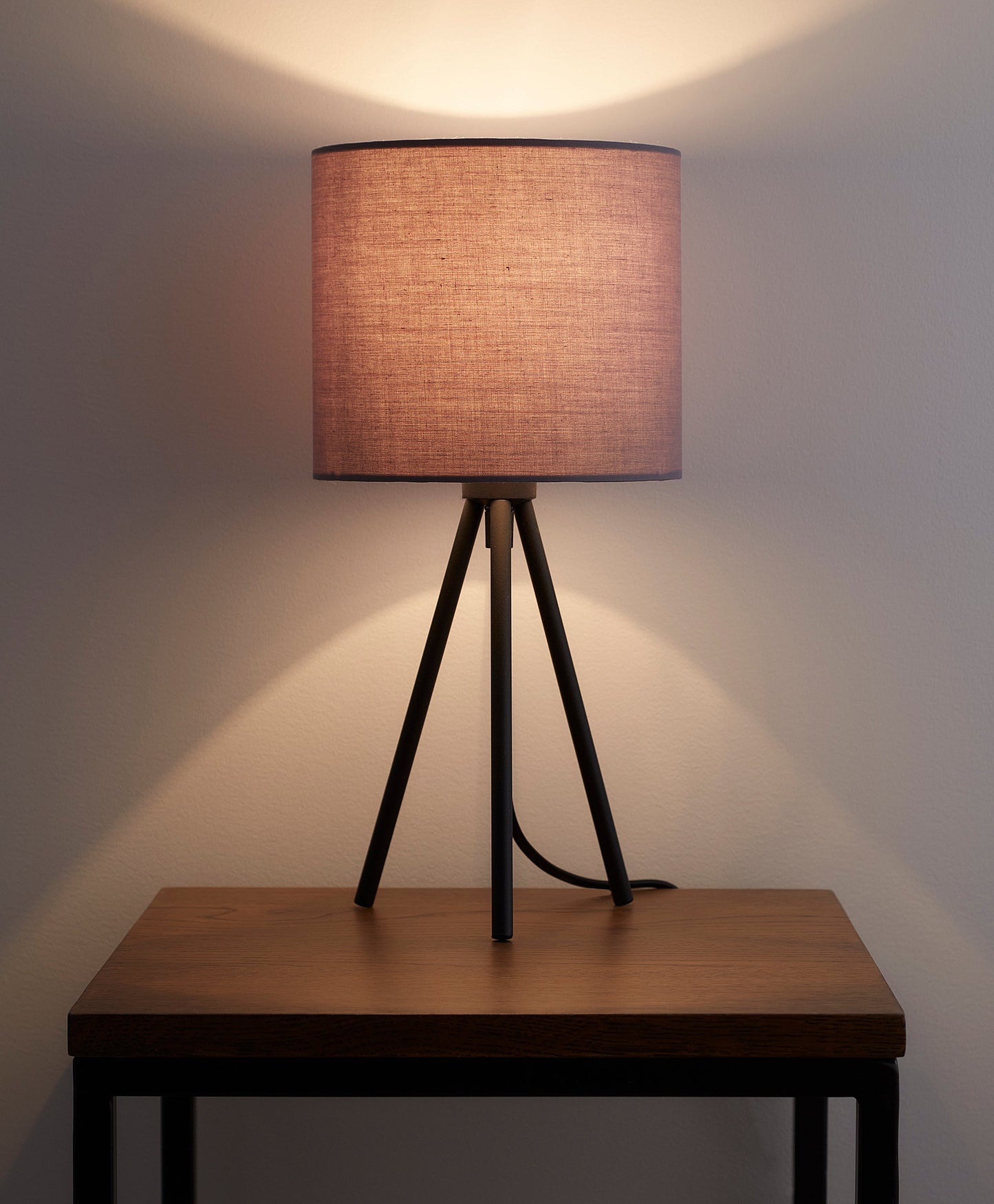 Leena Minimalistische Metall-Stativ-Stehlampe oder Tischlampe in Creme, Grau oder Schwarz