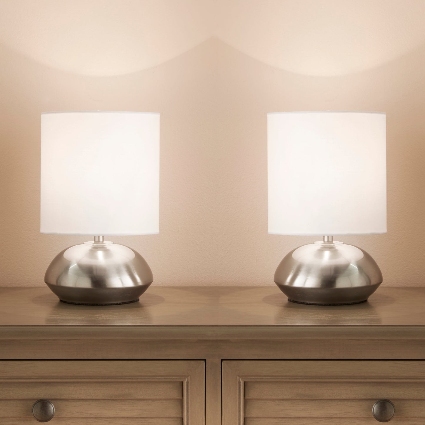 Silberne Chrom-Paar Touch-Lampen mit weißem Lampenschirm und stufenloser Dimmoption