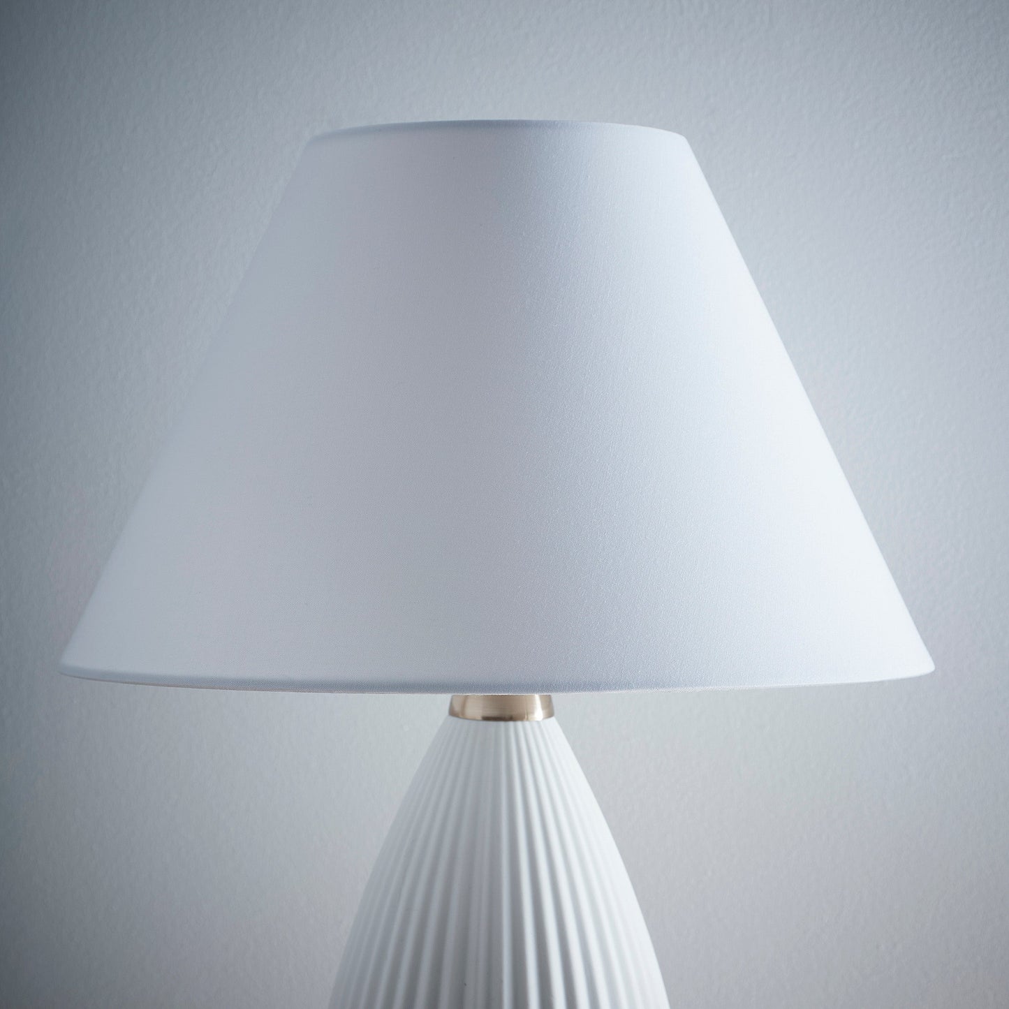 Weißer Coolie Leinenlampenschirm erhältlich für Tischlampe, Stehlampe oder Deckenleuchte