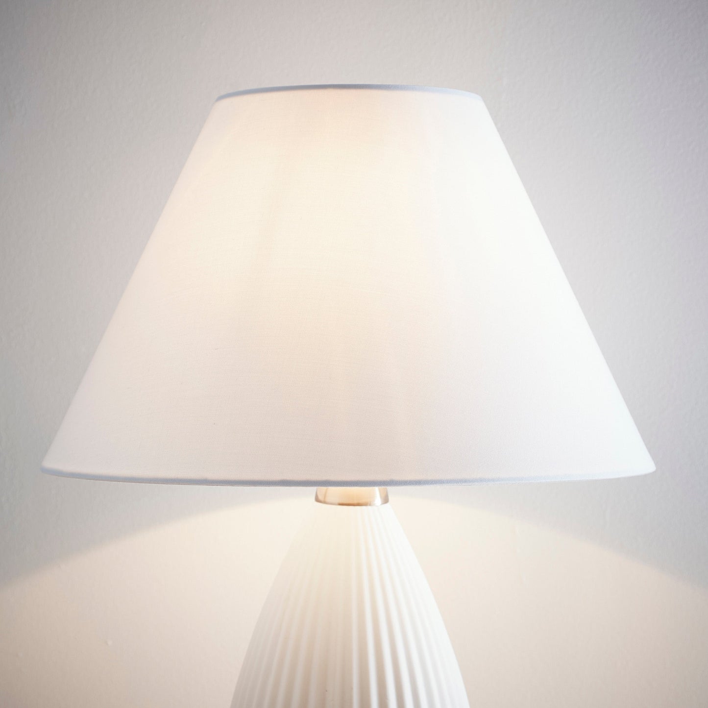 Weißer Coolie Leinenlampenschirm erhältlich für Tischlampe, Stehlampe oder Deckenleuchte